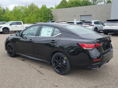 New 2025 Nissan Sentra SR w/ Midnight Edition image 3