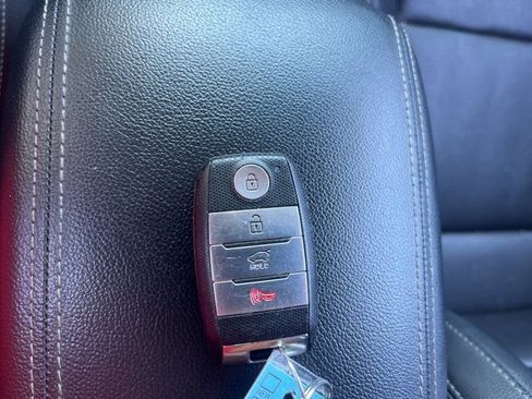 Used 2020 Kia Sportage EX image 18