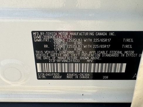 Used 2022 Toyota RAV4 LE AWD/4WD image 32