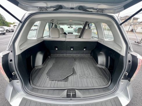 Used 2018 Subaru Forester 2.5i w/ Alloy Wheel Package AWD/4WD image 12
