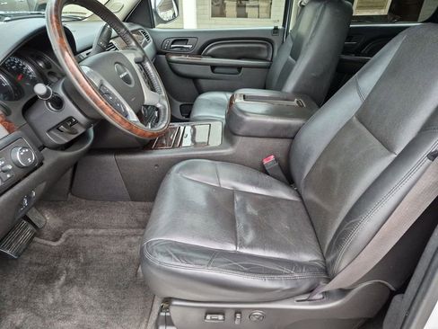 Used 2011 GMC Sierra 2500 Denali AWD/4WD image 12