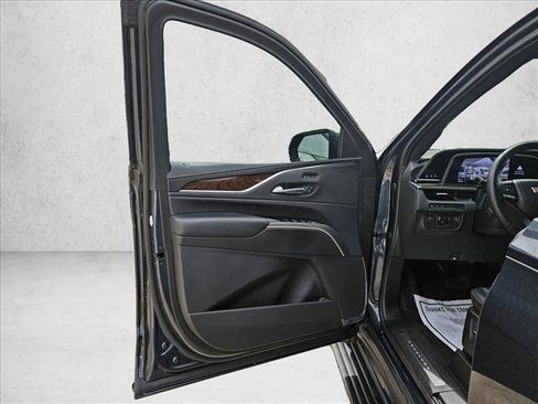 Used 2022 Cadillac Escalade ESV Premium Luxury Platinum RWD image 11