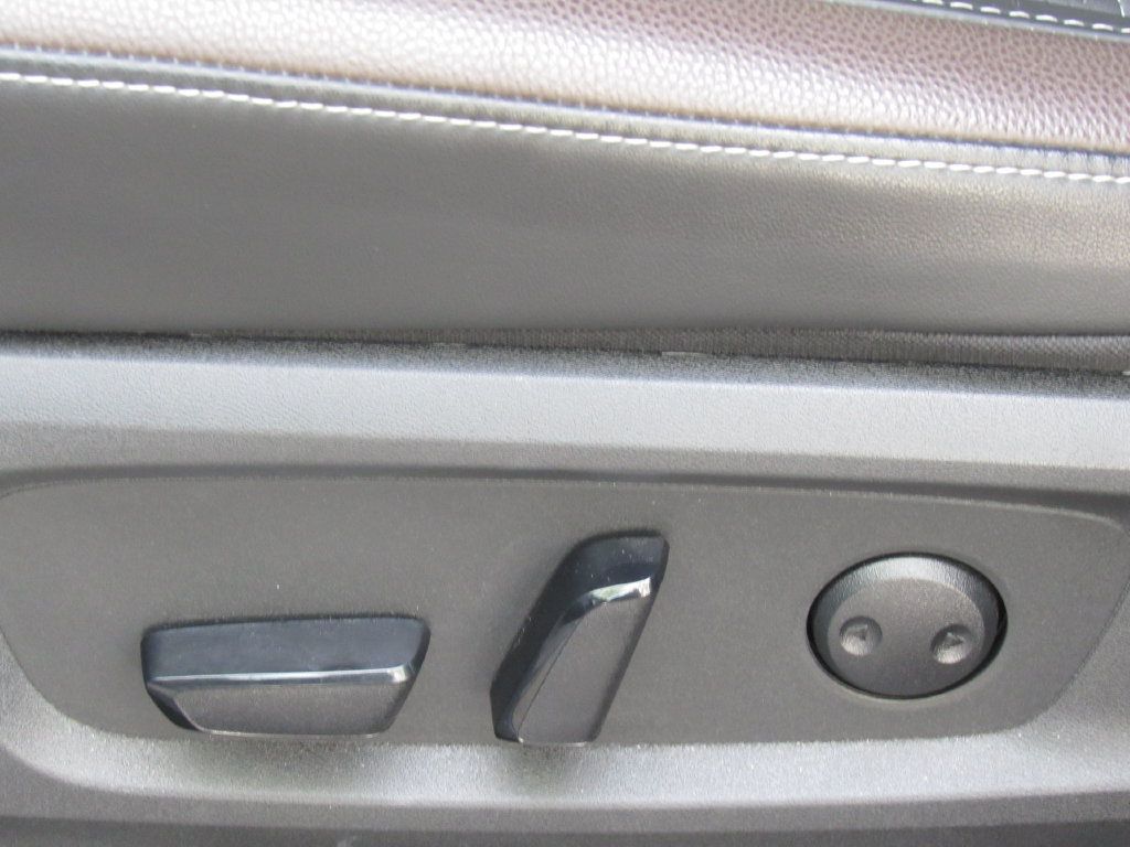 Used 2025 Nissan Pathfinder Platinum AWD/4WD image 12