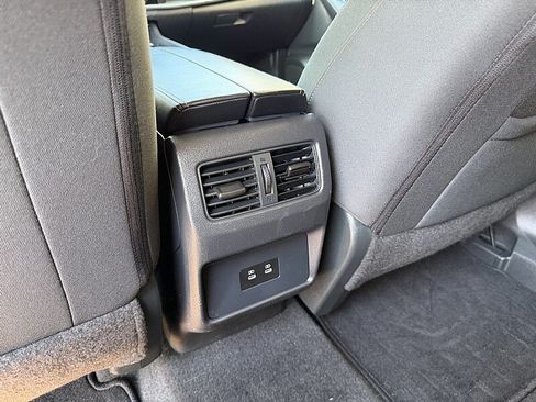 Used 2024 Nissan Rogue SV AWD/4WD image 21