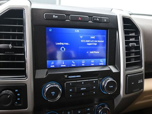 Used 2020 Ford F150 Lariat w/ Trailer Tow Package image 12