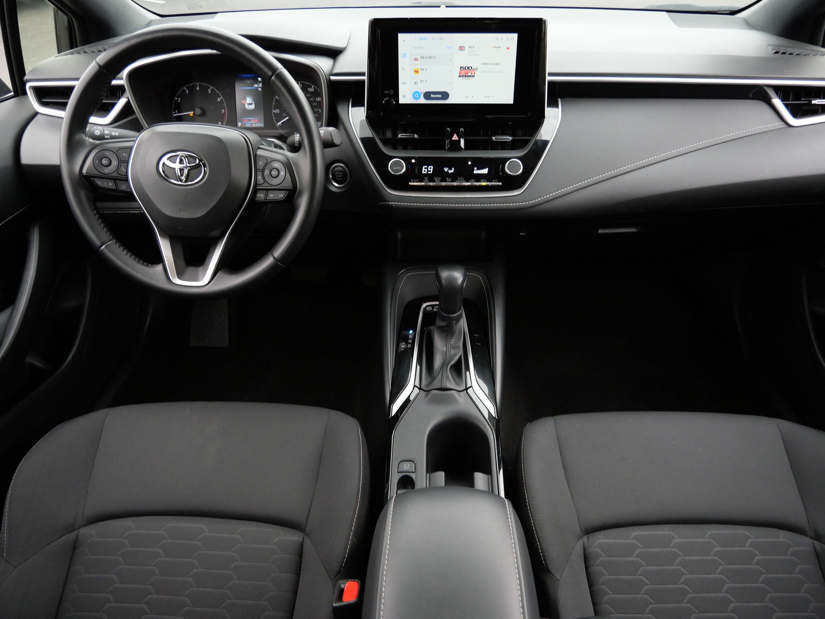 Used 2025 Toyota Corolla SE FWD image 10