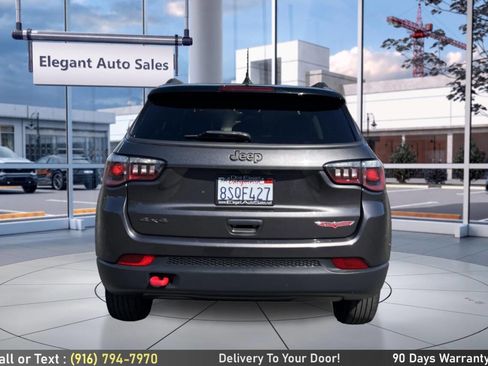 Used 2019 Jeep Compass Trailhawk image 6