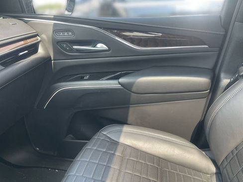 Used 2024 Cadillac Escalade ESV Sport Platinum w/ LPO, ONYX Package AWD/4WD image 20