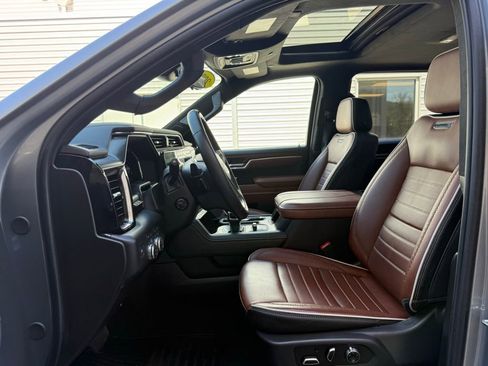 Used 2025 GMC Sierra 1500 Denali Ultimate image 30
