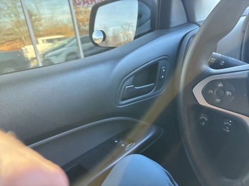 Used 2019 Chevrolet Colorado W/T w/ WT Convenience Package image 5