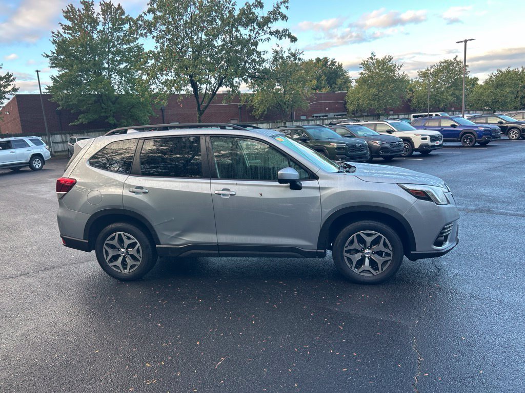 Certified 2023 Subaru Forester Premium AWD/4WD image 2