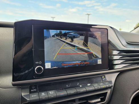 Used 2025 Toyota Camry LE image 16