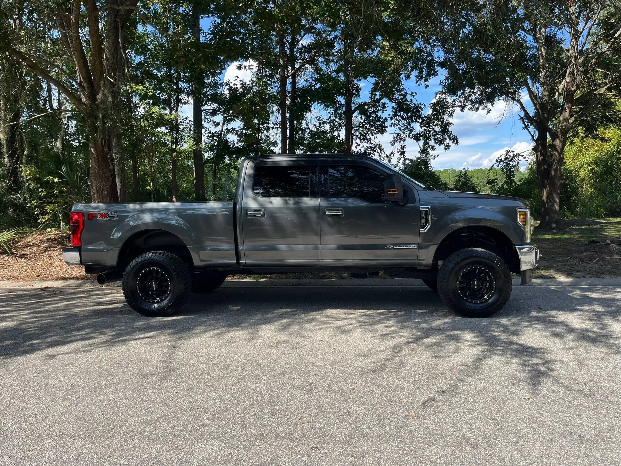 Used 2019 Ford F350 XLT w/ XLT Premium Package AWD/4WD image 5