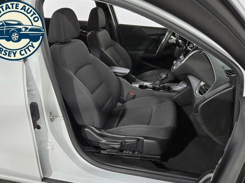 Used 2023 Chevrolet Malibu LT FWD image 35