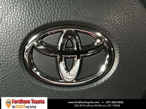 Used 2024 Toyota RAV4 LE AWD/4WD image 29
