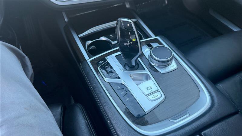 Used 2021 BMW 740i xDrive AWD/4WD image 39