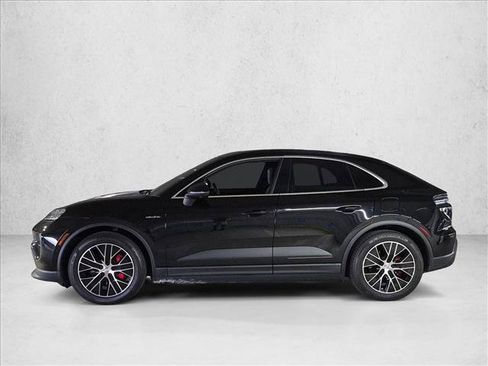 Used 2025 Porsche Macan 4S Electric AWD/4WD image 8