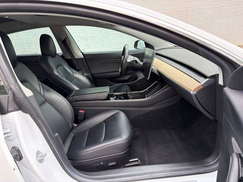 Used 2019 Tesla Model 3 Standard Range Plus RWD image 12