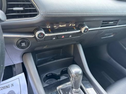 Used 2019 MAZDA MAZDA3 Sedan FWD image 18