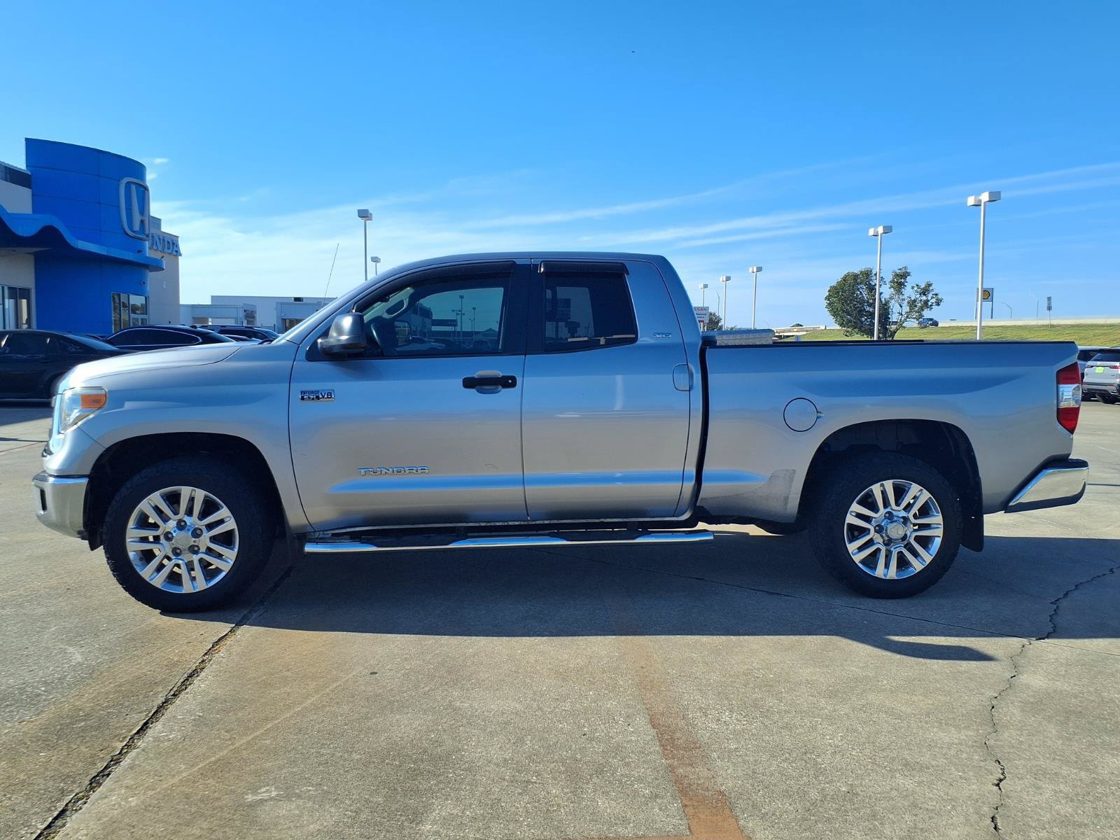 Used 2014 Toyota Tundra SR5 w/ SR5 Upgrade Package RWD image 8