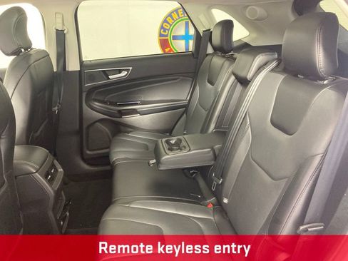 Used 2017 Ford Edge Titanium w/ Equipment Group 301A AWD/4WD image 18
