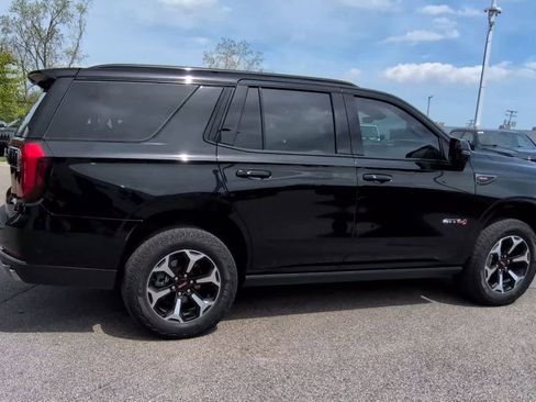 Used 2025 GMC Yukon AT4 w/ AT4 Premium Plus Package AWD/4WD image 9