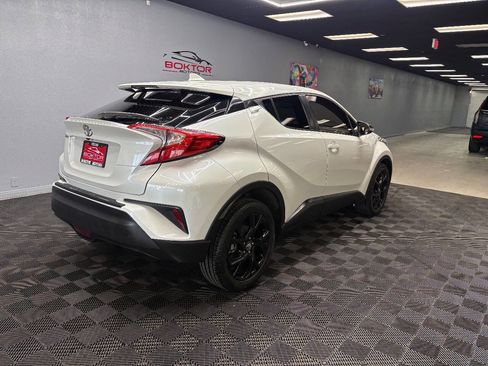 Used 2018 Toyota C-HR XLE image 9