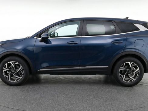 Used 2025 Kia Sportage LX FWD image 5