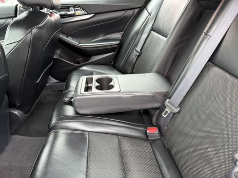 Used 2023 Nissan Maxima SV w/ Floor Mat Group FWD image 18