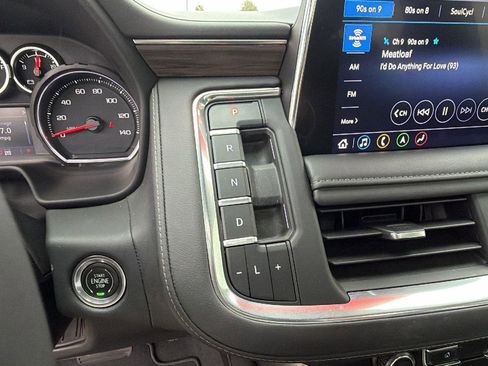 Used 2021 Chevrolet Tahoe Z71 w/ Luxury Package AWD/4WD image 32
