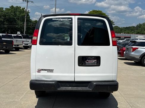 Used 2013 Chevrolet Express 2500 RWD image 16