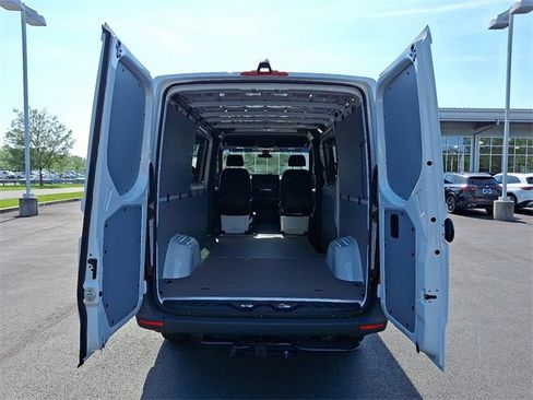 New 2025 Mercedes-Benz Sprinter 2500 image 8
