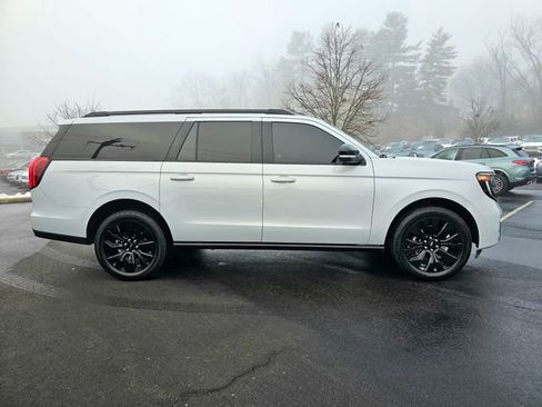 Used 2025 Ford Expedition Max Platinum w/ Stealth Appearance Package image 8