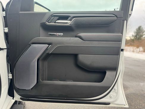 Used 2023 GMC Sierra 1500 AT4X image 12