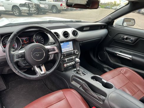 Used 2016 Ford Mustang Premium image 11