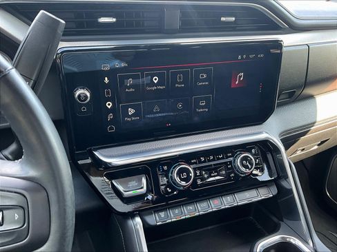Used 2024 GMC Sierra 2500 Denali w/ Technology Package AWD/4WD image 10