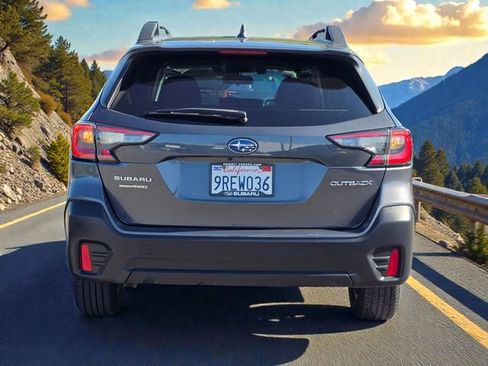 Used 2022 Subaru Outback Premium image 6