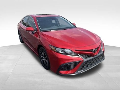 Used 2024 Toyota Camry SE FWD image 7