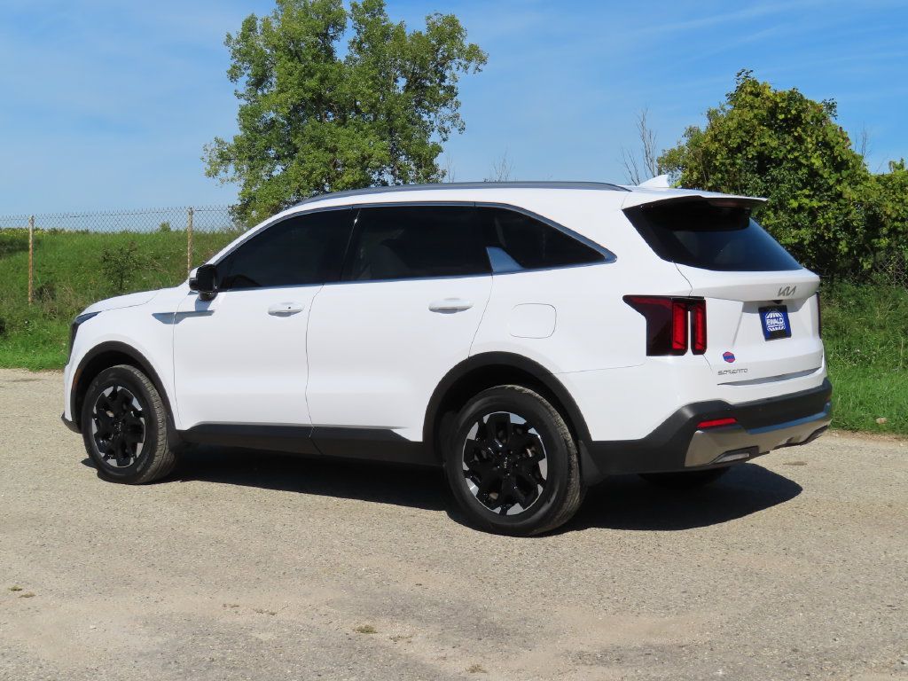 Used 2025 Kia Sorento S AWD/4WD image 26