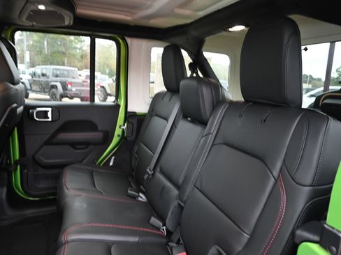 New 2025 Jeep Wrangler Unlimited Rubicon w/ Convenience Group AWD/4WD image 22