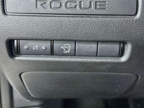 Used 2024 Nissan Rogue S FWD image 9