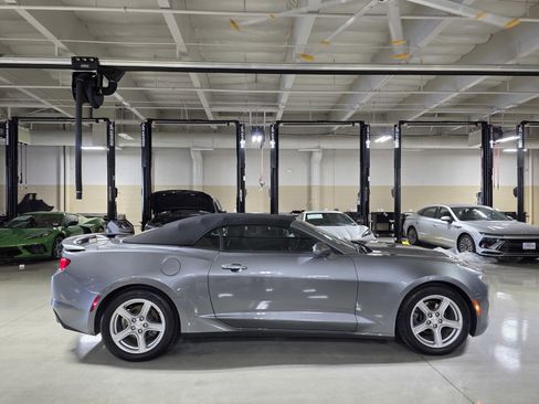 Used 2020 Chevrolet Camaro LT image 8