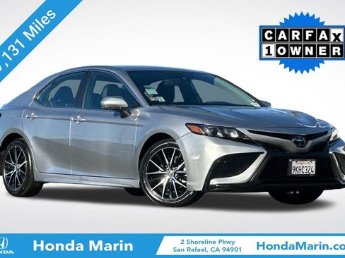 Used 2024 Toyota Camry SE image 1