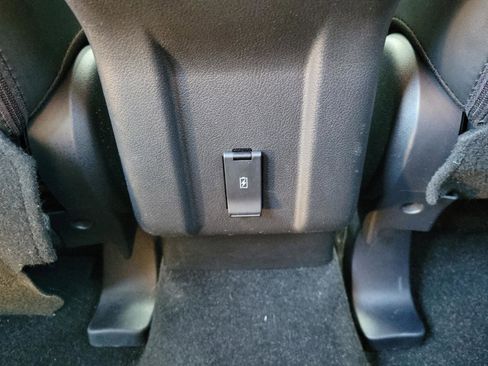Used 2020 Mitsubishi Outlander SE FWD image 15