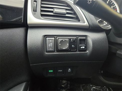 Used 2016 Nissan Sentra SV image 30