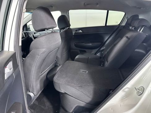Used 2022 Kia Sportage LX image 25