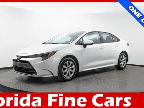 Used 2026 Toyota Corolla LE FWD image 1