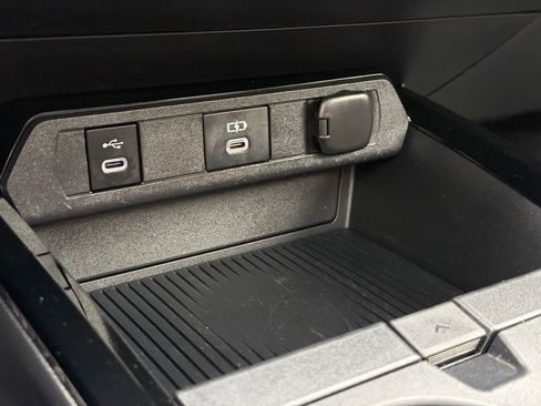 Used 2024 Toyota Prius Prime FWD image 30