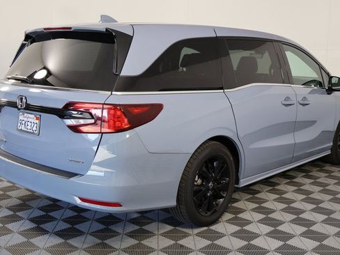 Used 2023 Honda Odyssey Sport image 4