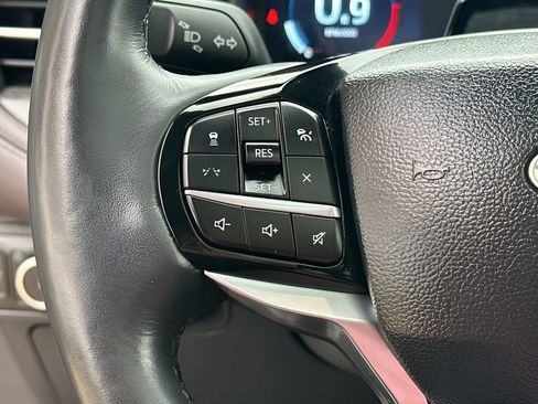 Used 2025 Ford Explorer Platinum AWD/4WD image 31